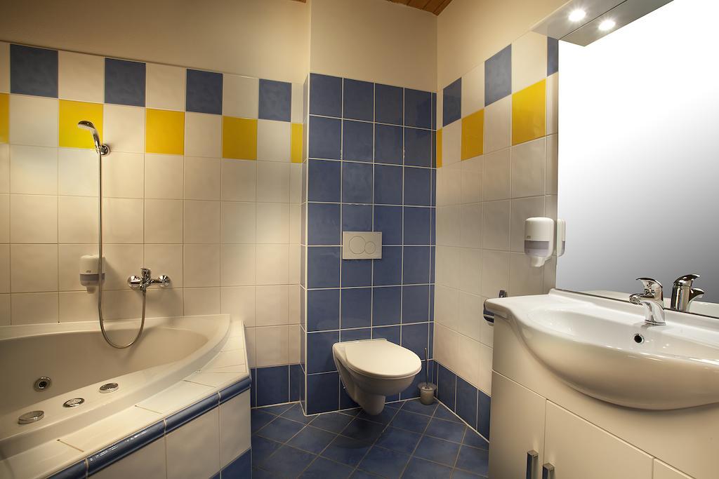 Hotel Vinarstvi U Kaplicky Zaječí Exterior foto