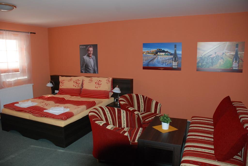 Hotel Vinarstvi U Kaplicky Zaječí Zimmer foto