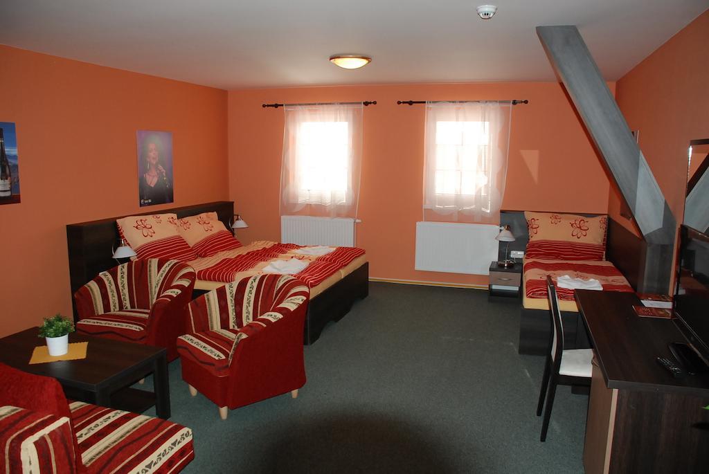 Hotel Vinarstvi U Kaplicky Zaječí Zimmer foto