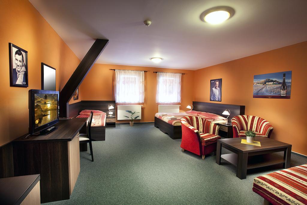 Hotel Vinarstvi U Kaplicky Zaječí Zimmer foto